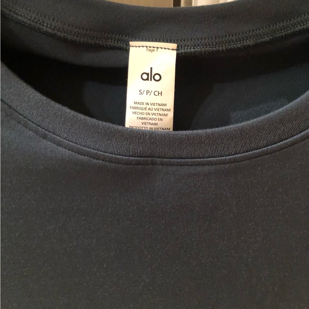 NWT ALO YOGA Alosoft Finesse Tee - Picture 3 of 6